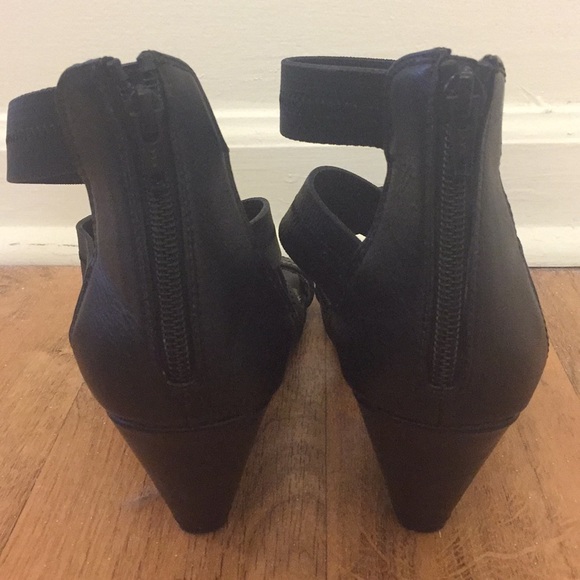 Madden Girl Black wedges - Picture 3 of 4